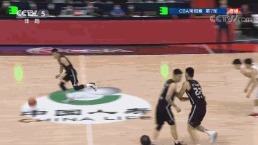 1635774602839024271.gif 郭艾伦.gif